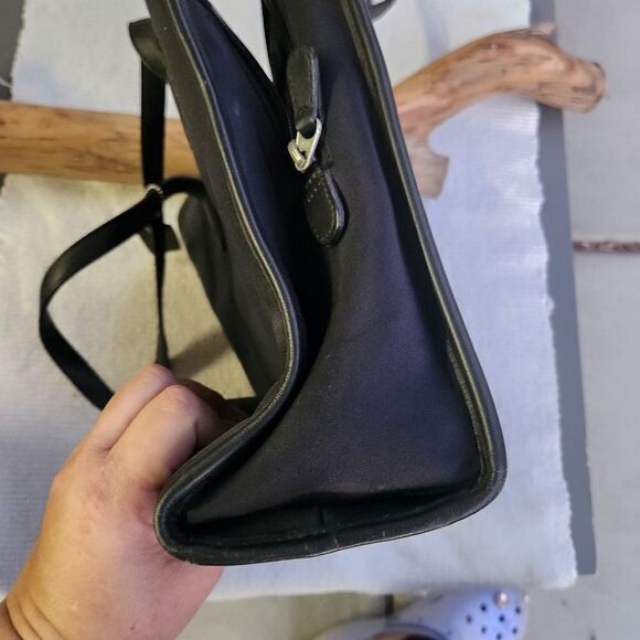 Coach new york y2k med/large neoprene leather trim shoulder bag 12 in - Picture 4 of 12